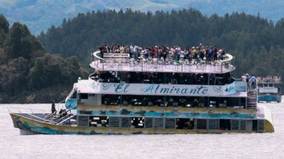 El Almirante, Guatapé boat tragedy