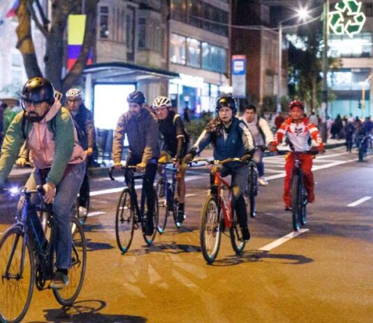 The Ciclovía Nocturna is a rolo tradition. Photo courtesy of IDRD.